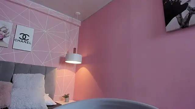 Snapshot of dolly_zoe chatting on October 2025 11:51:02 PM dolly zoe online show from October 2025 11:51:02 PM