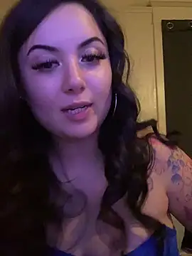 Snapshot of xocrybaby chatting on November 2025 05:08:02 AM xocrybaby online show from November 2025 05:08:02 AM