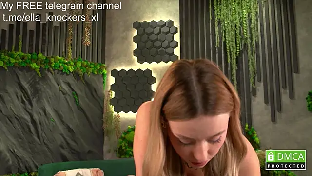 Snapshot of ella_knockers_xl chatting on October 2025 03:31:02 PM ella knockers xl online show from October 2025 03:31:02 PM