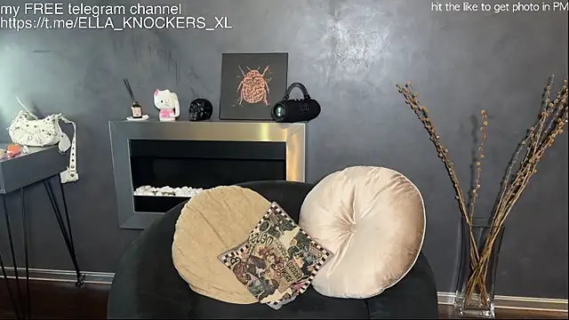 Snapshot of ella_knockers_xl chatting on October 2025 12:55:01 PM ella knockers xl online show from October 2025 12:55:01 PM