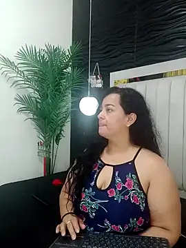 Snapshot of lucia_vonne_ chatting on January 2025 12:26:02 PM lucia vonne online show from January 2025 12:26:02 PM