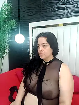 Snapshot of lucia_vonne_ chatting on January 2025 11:10:01 AM lucia vonne online show from January 2025 11:10:01 AM