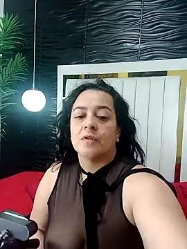 Snapshot of lucia_vonne_ chatting on January 2025 02:11:01 PM lucia vonne online show from January 2025 02:11:01 PM