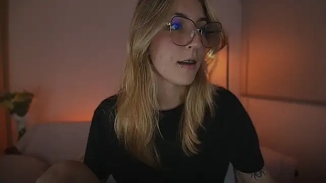 Snapshot of Dakotaa_ chatting on September 2025 04:14:02 AM Dakotaa online show from September 2025 04:14:02 AM