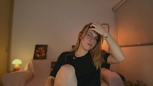Snapshot of Dakotaa_ chatting on October 2025 04:46:02 AM Dakotaa online show from October 2025 04:46:02 AM