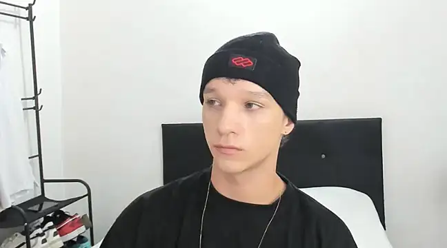 angelcortes online show from December 2024 11:06:01 AM