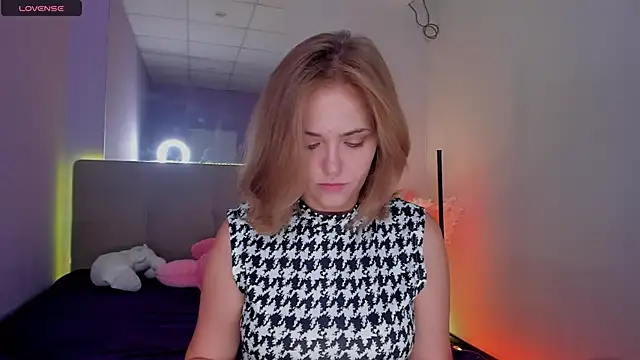 DellaRowe online show from September 2025 12:16:01 PM