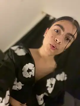 valendoll online show from November 2025 01:27:01 AM