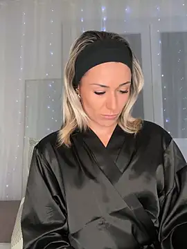 petrouchkaaa  online show from October 2025 08:15:01 PM