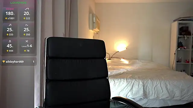 olivia jeas online show from November 2025 09:03:01 PM