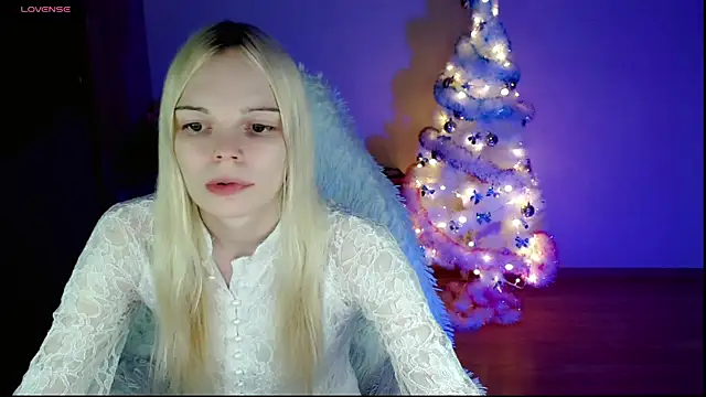 Snapshot of Emily_Nyaffee chatting on December 2024 10:20:01 PM Emily Nyaffee online show from December 2024 10:20:01 PM