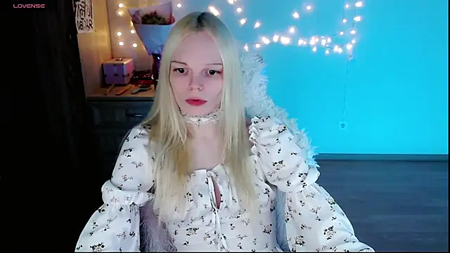 Snapshot of Emily_Nyaffee chatting on March 2025 07:12:01 PM Emily Nyaffee online show from March 2025 07:12:01 PM