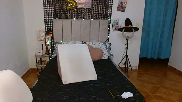 Snapshot of Wilson_Siara chatting on October 2025 04:04:01 AM Wilson Siara online show from October 2025 04:04:01 AM