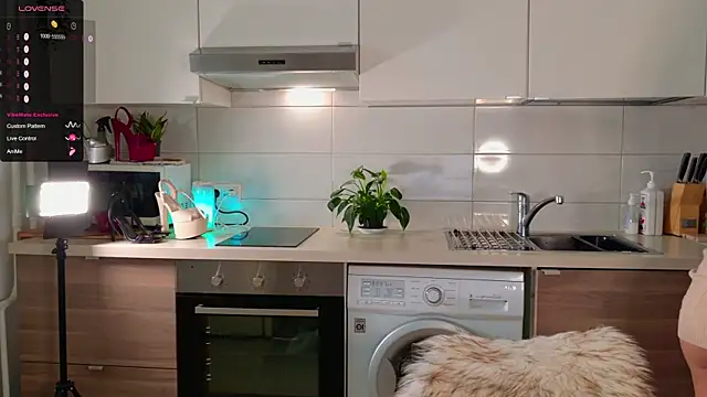 Snapshot of MissLovex chatting on October 2025 02:42:01 AM MissLovex online show from October 2025 02:42:01 AM