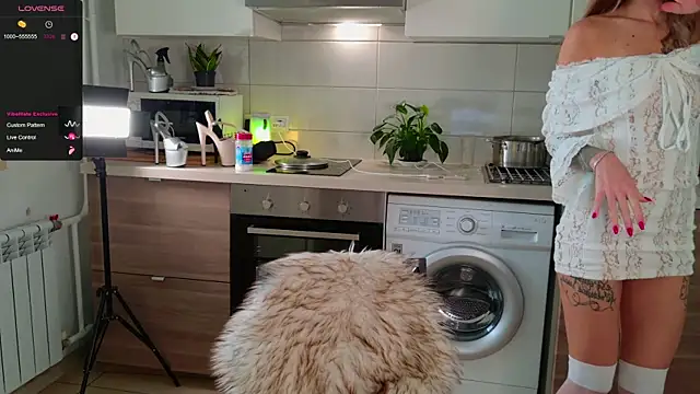 Snapshot of MissLovex chatting on October 2025 01:58:02 AM MissLovex online show from October 2025 01:58:02 AM