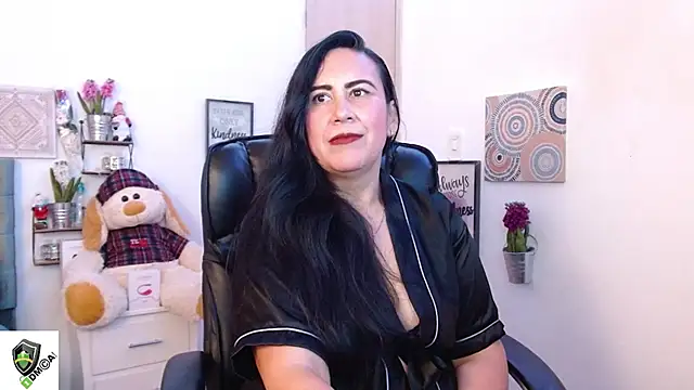 amalia brunette online show from December 2024 11:07:01 PM