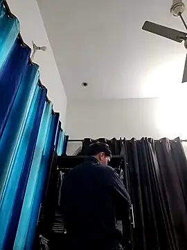 Snapshot of ZIMMY25 chatting on November 2025 04:55:01 AM ZIMMY25 online show from November 2025 04:55:01 AM