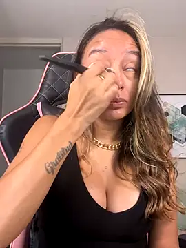 DianaHopson online show from October 2025 11:06:01 AM