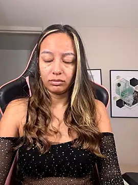 DianaHopson online show from October 2025 11:07:01 AM