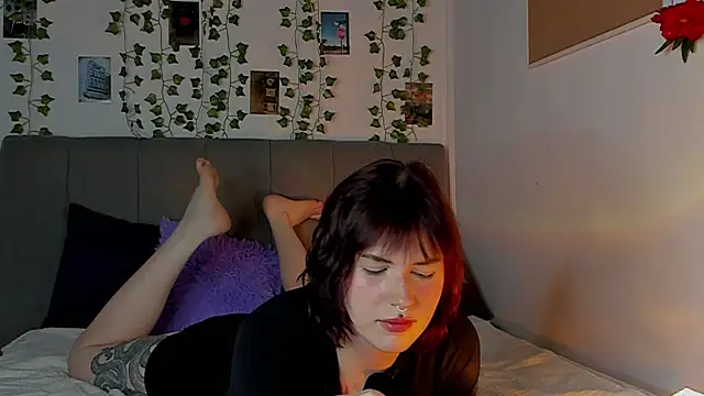 miss Lizzy online show from December 2024 04:14:02 AM