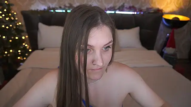 Snapshot of EmmyCharmm chatting on December 2024 09:37:02 AM EmmyCharmm online show from December 2024 09:37:02 AM