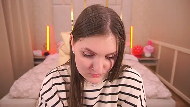 Snapshot of EmmyCharmm chatting on March 2025 12:52:01 PM EmmyCharmm online show from March 2025 12:52:01 PM