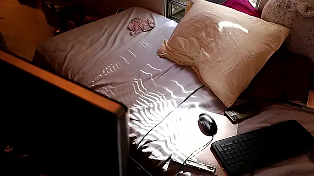 Snapshot of xxpixeyxx chatting on October 2025 04:29:02 PM xxpixeyxx online show from October 2025 04:29:02 PM