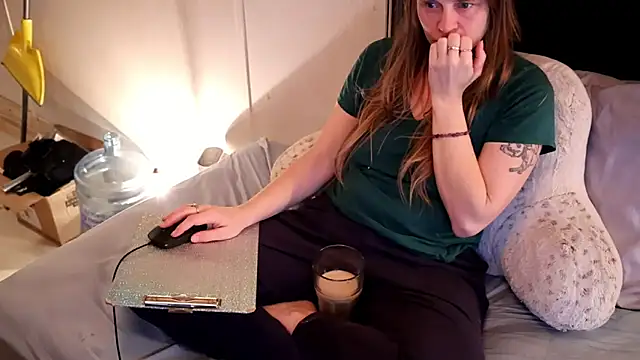 Snapshot of xxpixeyxx chatting on November 2025 11:32:01 PM xxpixeyxx online show from November 2025 11:32:01 PM