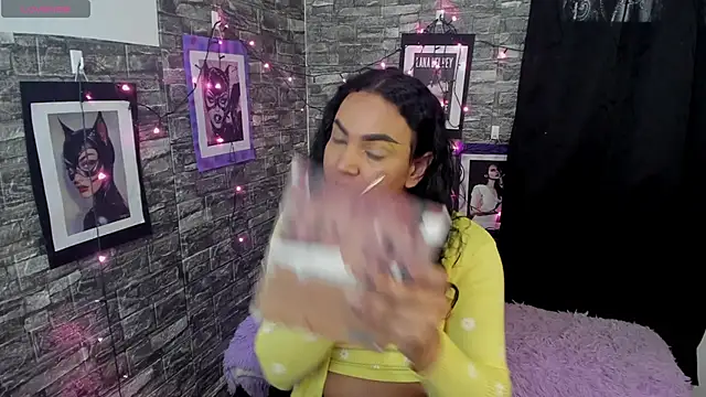 Snapshot of Andrys_ chatting on December 2025 08:49:02 PM Andrys online show from December 2025 08:49:02 PM