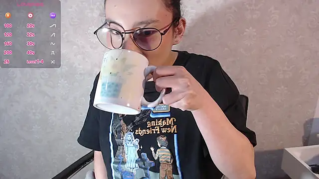 little  amy  online show from November 2025 08:40:01 PM