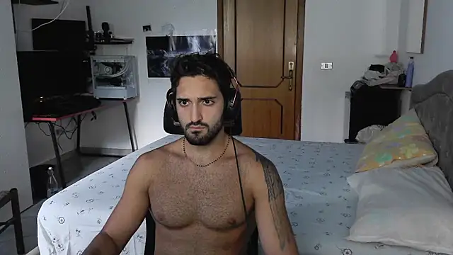 Snapshot of Alexox02 chatting on September 2025 04:12:02 PM Alexox02 online show from September 2025 04:12:02 PM