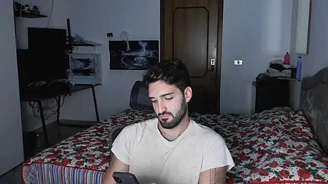 Snapshot of Alexox02 chatting on October 2025 08:44:02 PM Alexox02 online show from October 2025 08:44:02 PM