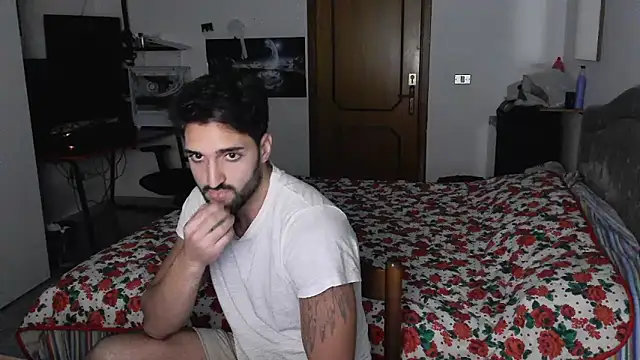 Snapshot of Alexox02 chatting on November 2025 04:51:01 PM Alexox02 online show from November 2025 04:51:01 PM