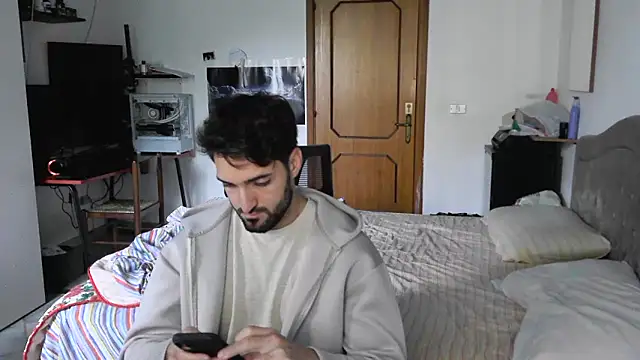 Snapshot of Alexox02 chatting on November 2025 12:03:01 PM Alexox02 online show from November 2025 12:03:01 PM