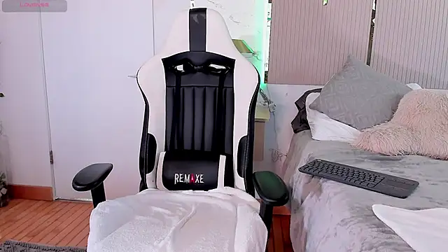 Jadeh Williams02 online show from March 2025 07:14:01 PM