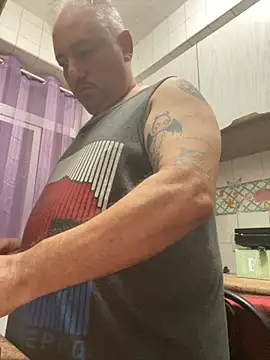 Snapshot of Russirayu chatting on October 2025 06:20:01 PM Russirayu online show from October 2025 06:20:01 PM