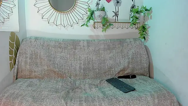 Snapshot of EmmaDuque chatting on November 2025 07:45:02 PM EmmaDuque online show from November 2025 07:45:02 PM