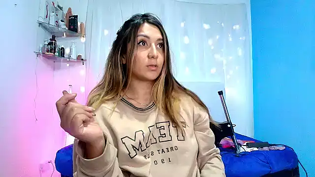 Natasha Wilde  online show from February 2025 09:39:02 PM