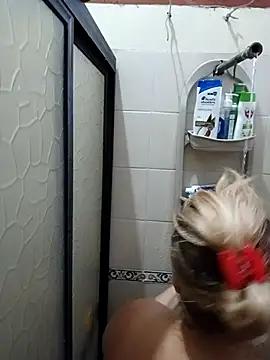 Snapshot of EllisW8 chatting on February 2025 10:51:01 PM EllisW8 online show from February 2025 10:51:01 PM