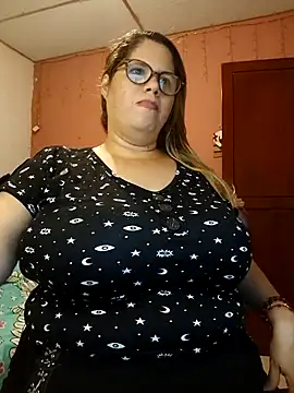 Snapshot of EllisW8 chatting on February 2025 11:11:02 PM EllisW8 online show from February 2025 11:11:02 PM