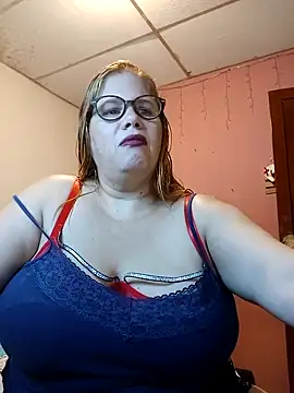 Snapshot of EllisW8 chatting on February 2025 03:41:02 PM EllisW8 online show from February 2025 03:41:02 PM