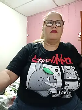 Snapshot of EllisW8 chatting on February 2025 10:17:02 PM EllisW8 online show from February 2025 10:17:02 PM