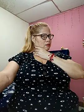 Snapshot of EllisW8 chatting on March 2025 10:26:01 PM EllisW8 online show from March 2025 10:26:01 PM