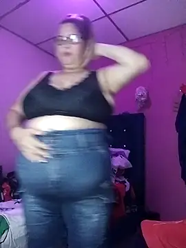 Snapshot of EllisW8 chatting on October 2025 10:43:02 AM EllisW8 online show from October 2025 10:43:02 AM