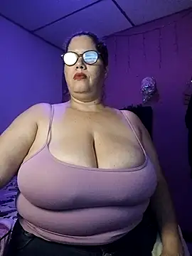 Snapshot of EllisW8 chatting on October 2025 10:49:01 AM EllisW8 online show from October 2025 10:49:01 AM