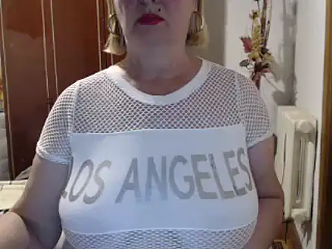 Secretfox online show from September 2025 03:20:01 AM