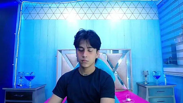 Snapshot of alex_477 chatting on October 2025 11:32:02 AM alex 477 online show from October 2025 11:32:02 AM