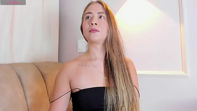 Lia walton online show from December 2024 01:00:02 PM