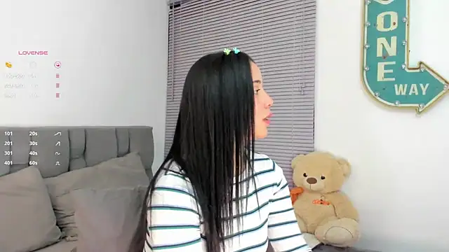 Gigi-bom online show from October 2025 12:41:01 AM