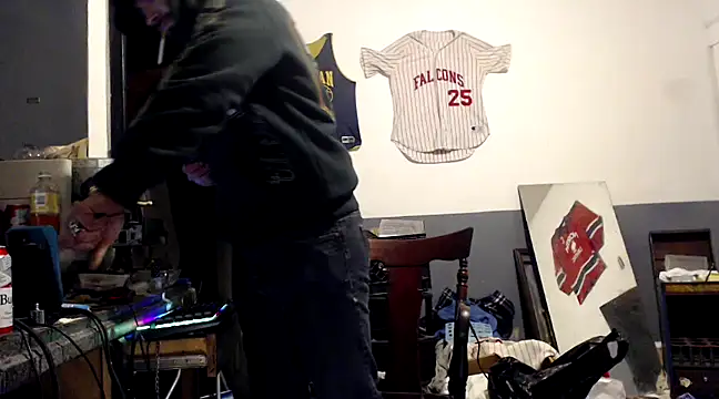 Snapshot of sledge901 chatting on February 2025 11:55:02 PM sledge901 online show from February 2025 11:55:02 PM